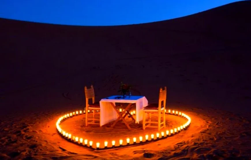 Puesta de sol y cena romántica en el desierto de Merzouga